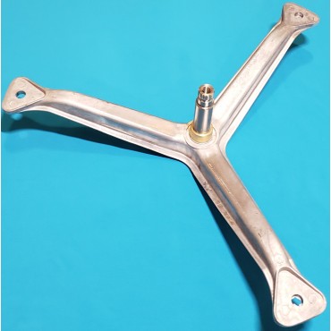 Хрестовина для пральної машини Indesit d=17/20/25 L=213 H=84 кінець вала шлици з отвором 038453 пластик бак (COD.055) Хрестовина для пральної машини Indesit d=17/20/25 L=213 H=84 кінець вала шлици з отвором 038453 пластик бак (COD.055)