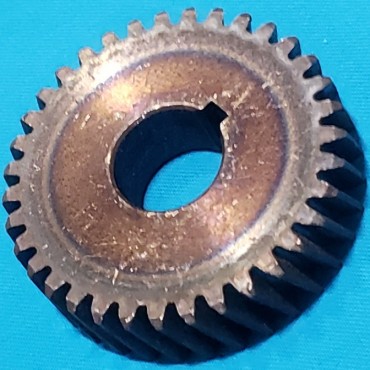 Шестерня електропили D812 (зенит) (d12*38 35 зуб.ліво)